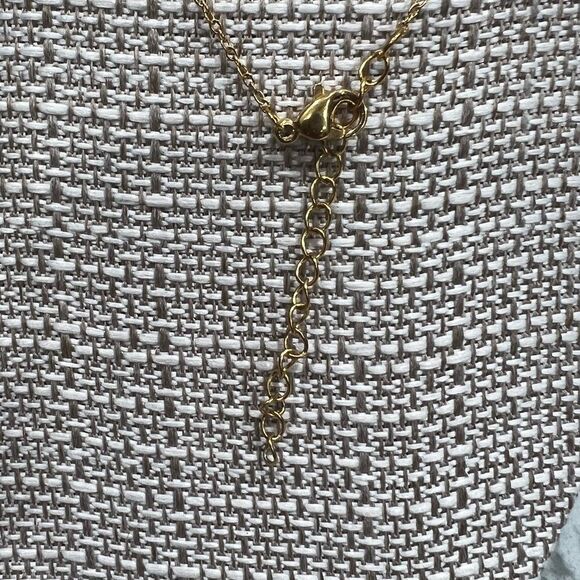 NWT Stainless Steel Elegant Gold Tone  Dainty Necklace initial  R  Pendant - Picture 4 of 4
